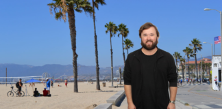 Haley Joel Osment Finds Six Cents on Street; Gets Way Too Excited