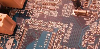 Texans Still Convinced 14-Year-Old Will Use Arab Magic to Turn Clock into Bomb