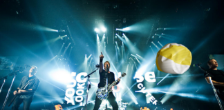 Beachball at Nickelback Concert Deflates Itself