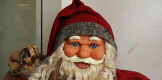 Santa Calls It Quits after Starbucks Cup Outrage